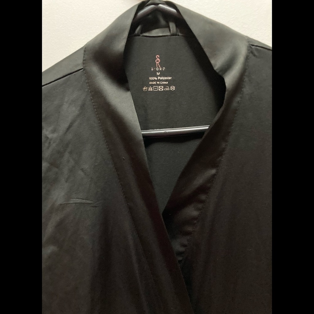 Sioro Robe - Picture 2 of 2